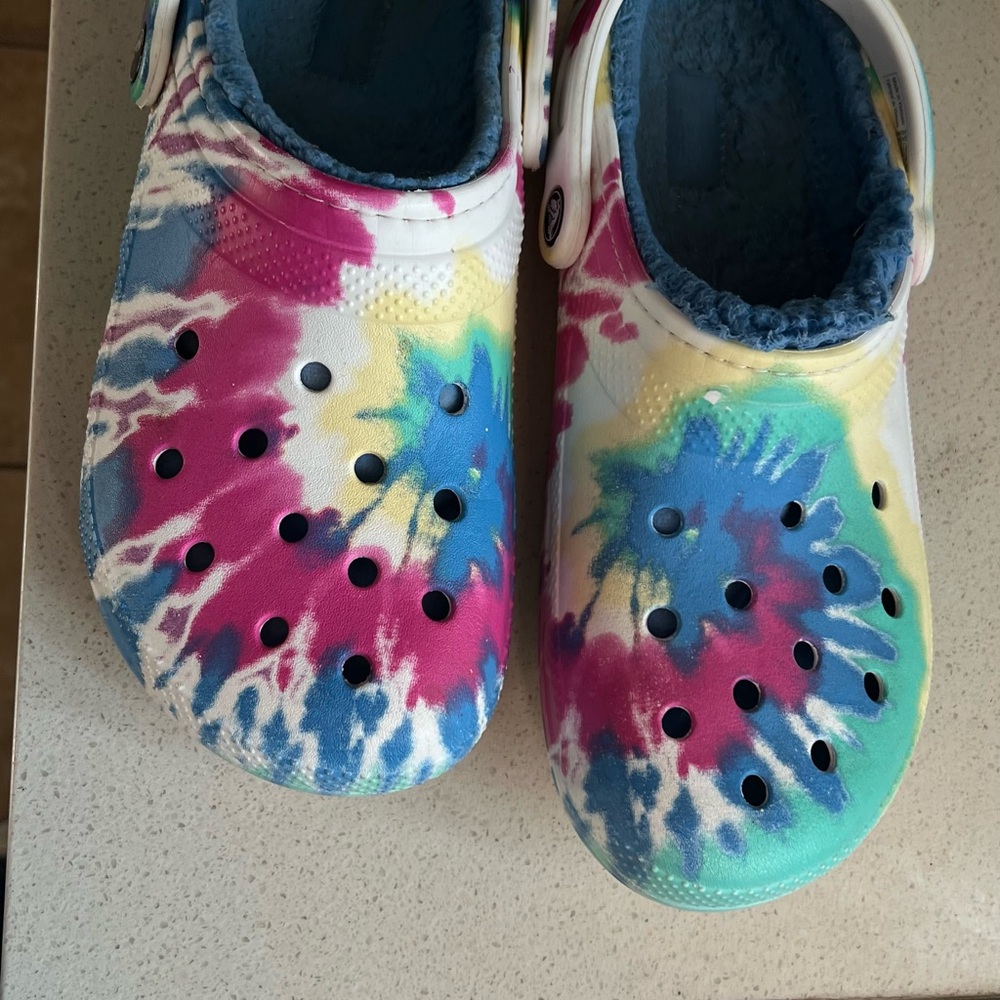 Colorful Crocs - Picture 6 of 7